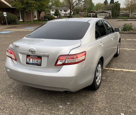 Photo 3 of 10 of 2011 Toyota Camry LE